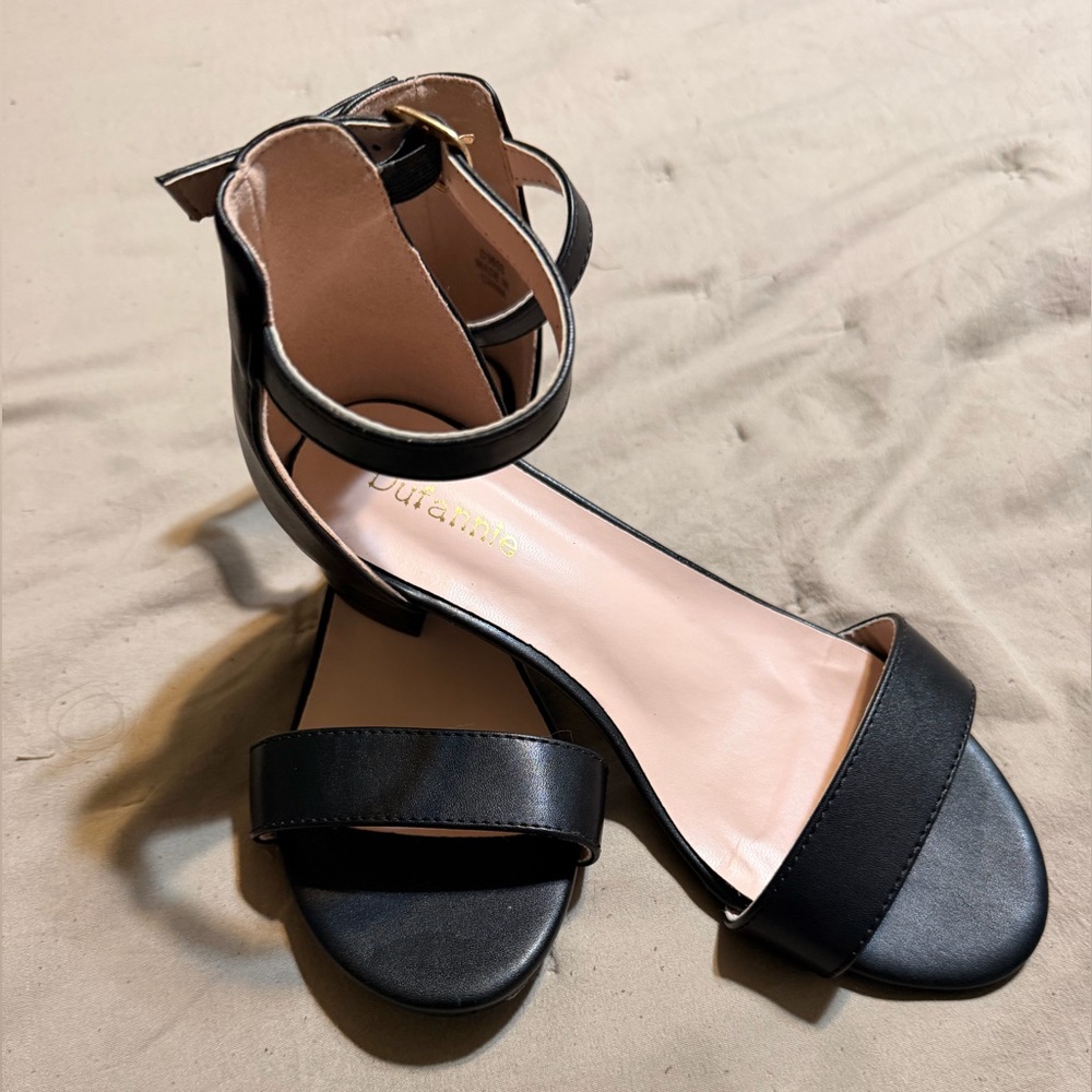 Dufannie Girls Black Low Heel Sandals Ankle Strap Flower Girl Size 3